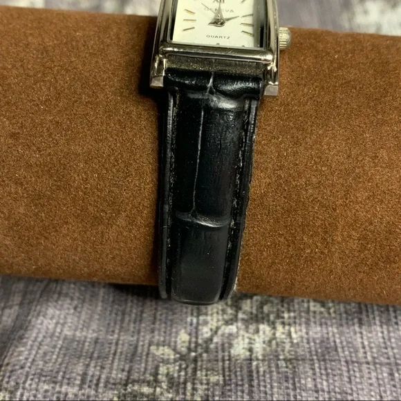 Geneva Quartz Small Rectangle Watch - Picture 3 of 9